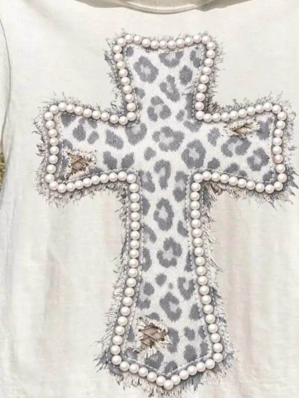 500BRT -NWOT (NEW) Faux Pearl Leopard Cross Christian Graphic Tee